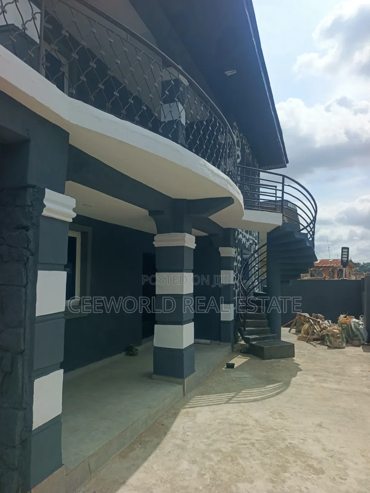 1bdrm Apartment in Akinyemi Way Ring for rent