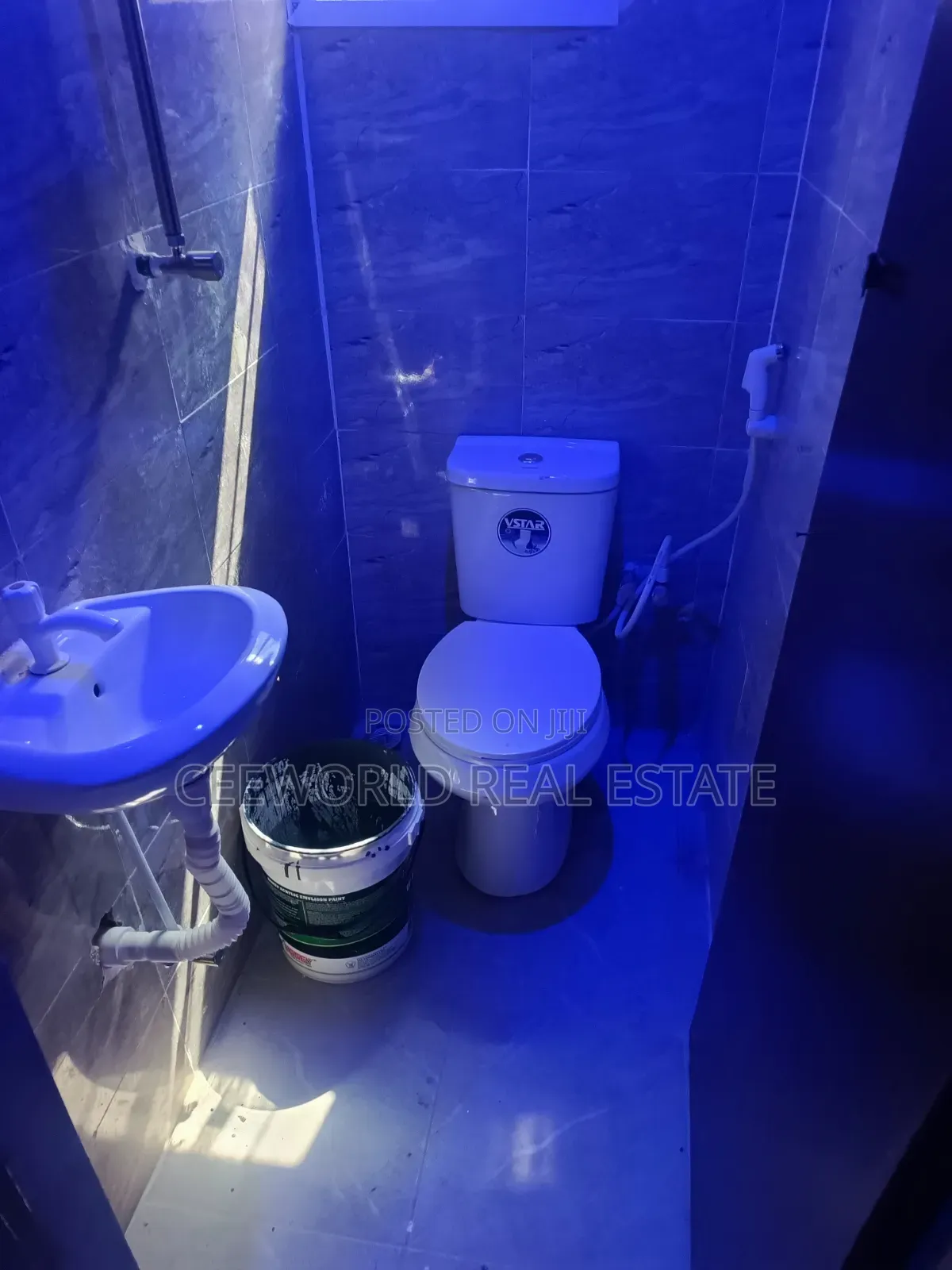 1bdrm Apartment in Akinyemi Way Ring for rent