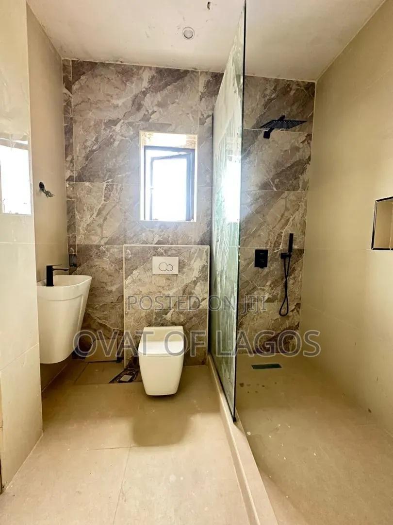 2bdrm Apartment in Victoria Island for sale