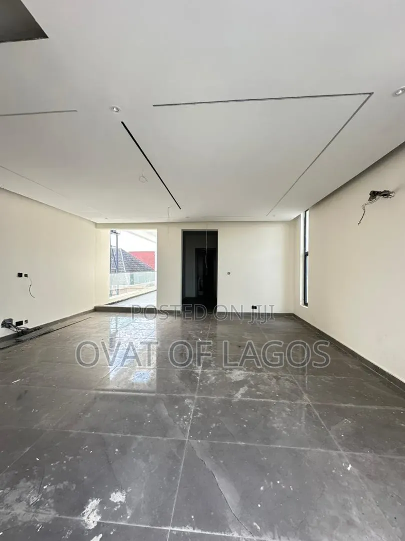 4bdrm Duplex in Osapa london for sale