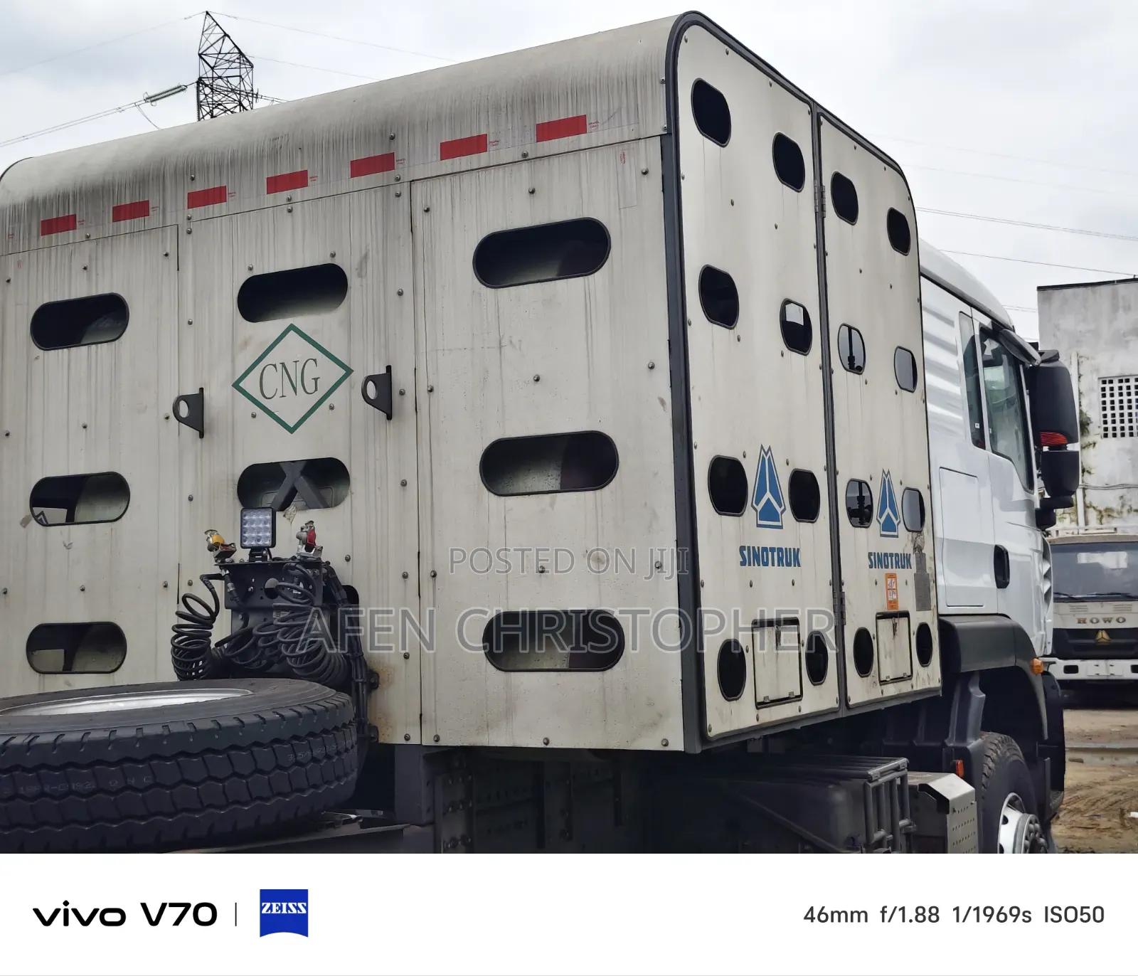 Howo CNG Tractor Head TX 6X4 CNG 16 Cylinder 2026 White