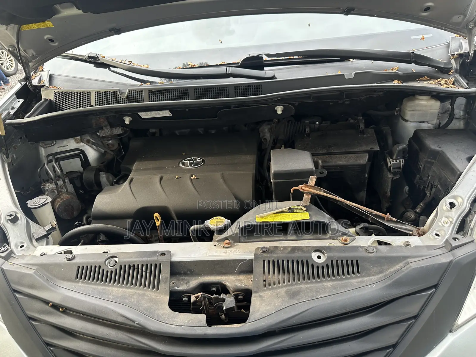 Toyota Sienna 2012 Silver