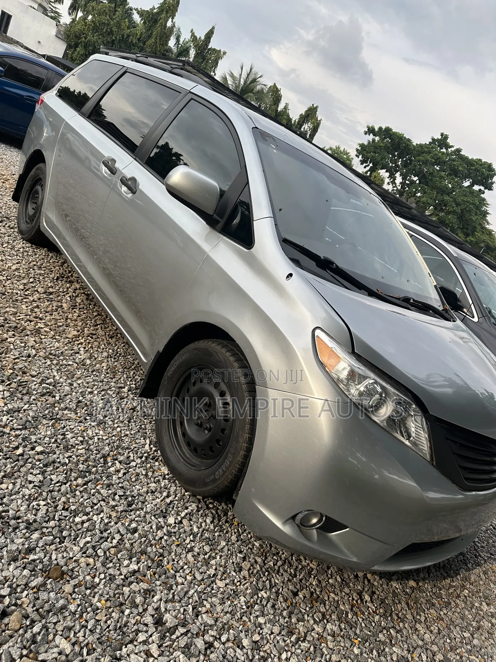 Toyota Sienna 2012 Silver
