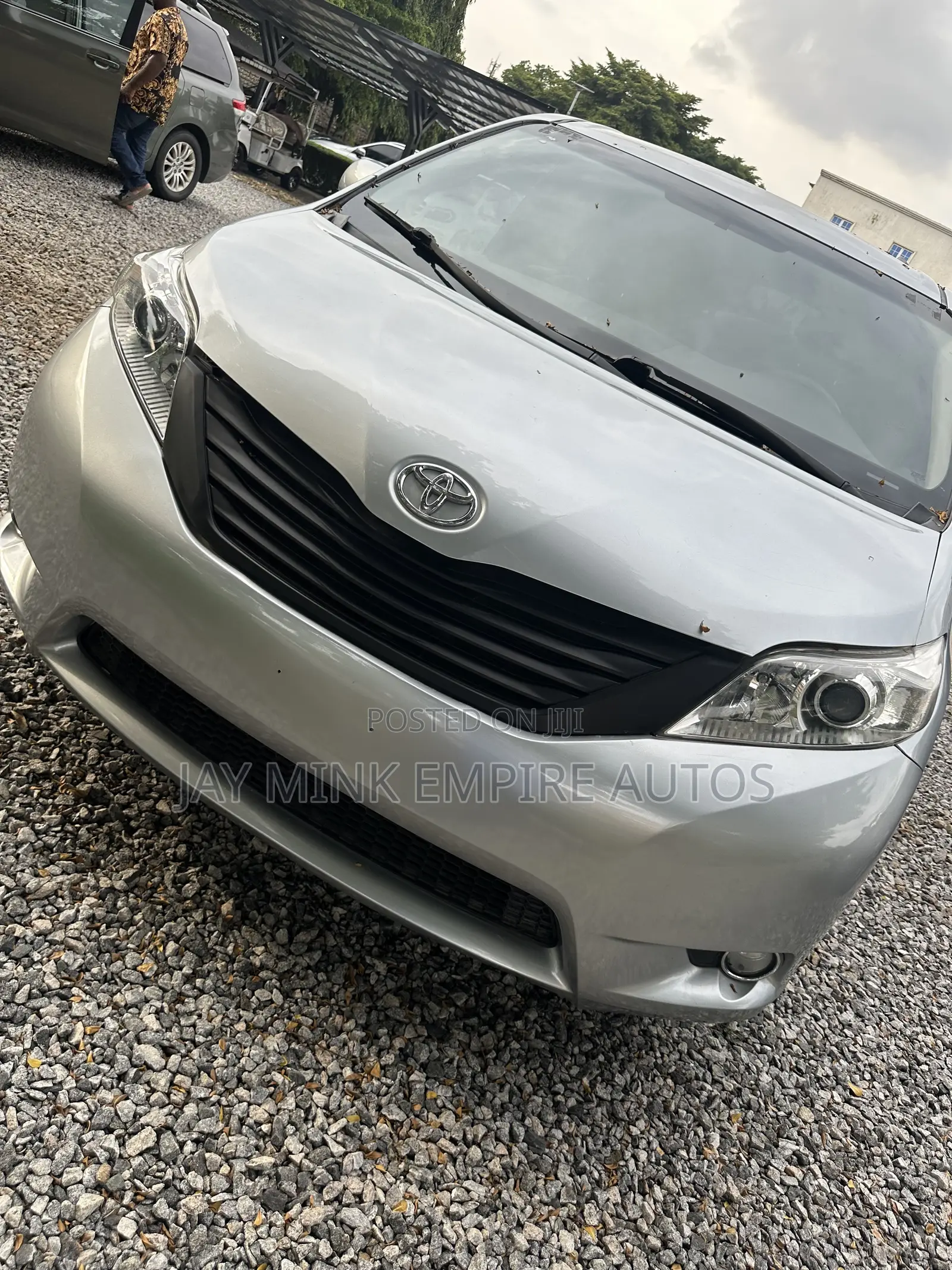 Toyota Sienna 2012 Silver