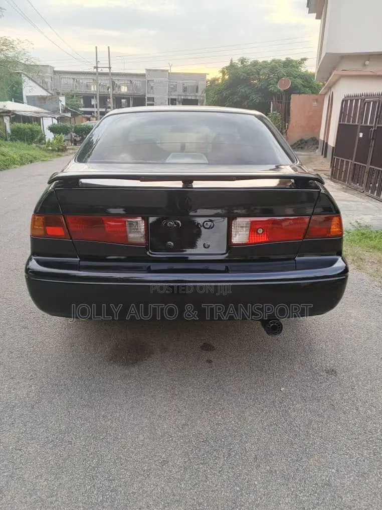 Toyota Camry LE 4dr Sedan (2.4L 4cyl 5M) 2002 Black
