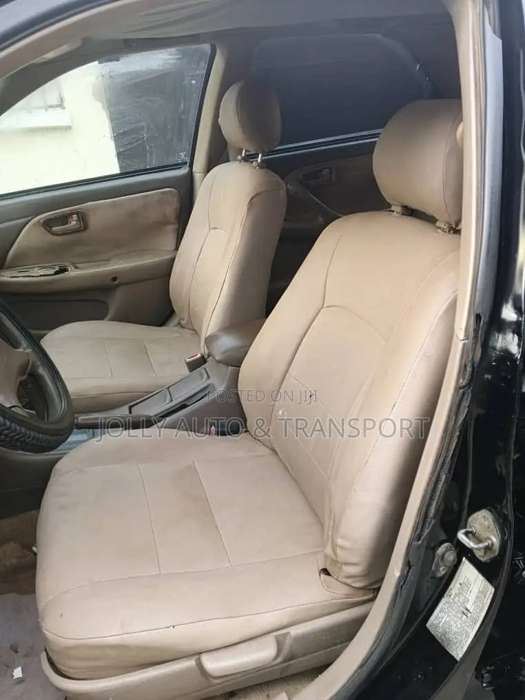 Toyota Camry LE 4dr Sedan (2.4L 4cyl 5M) 2002 Black