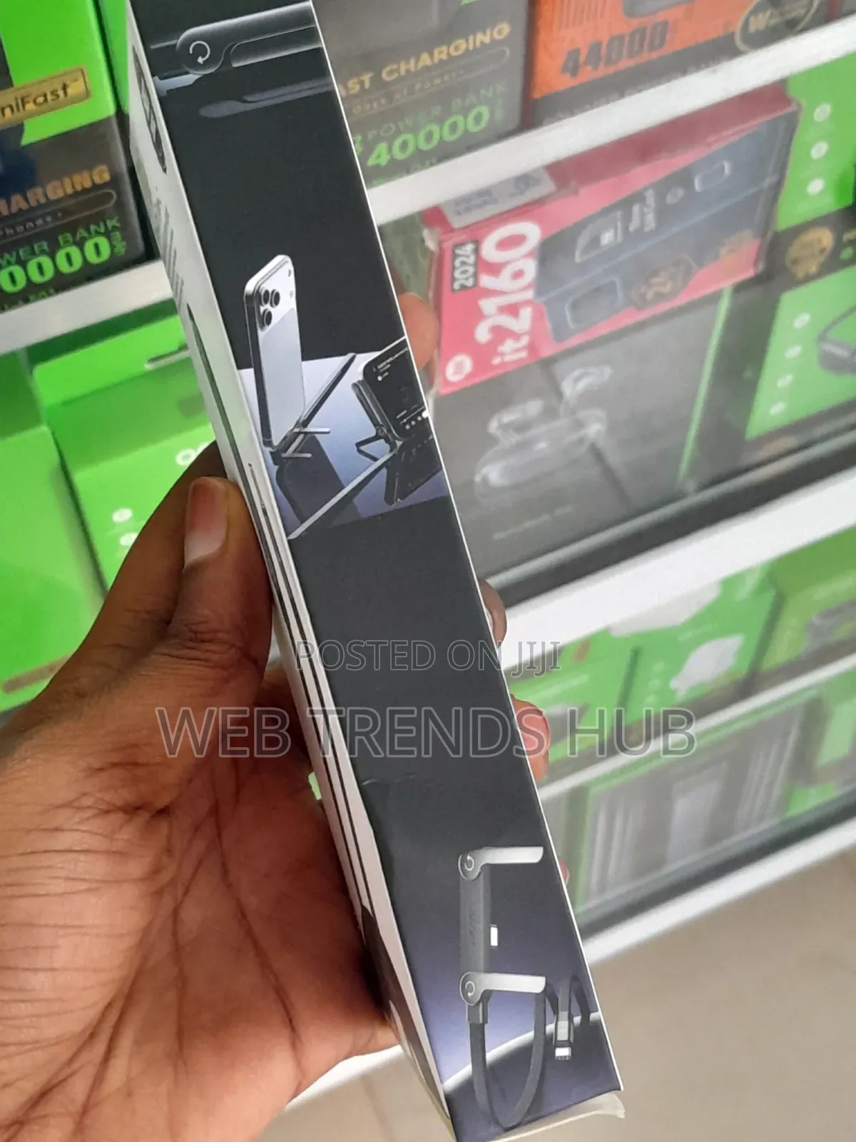 240W Type-C to Type-C Cable for Gamers With Inbuilt Stand