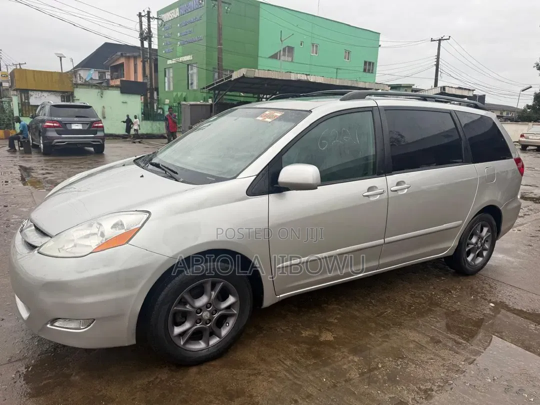 Toyota Sienna XLE FWD 2006 Silver