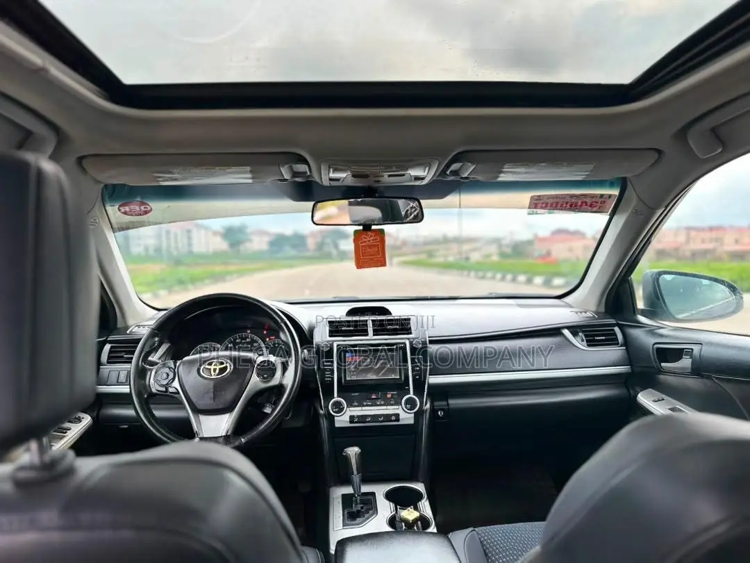 Toyota Camry SE 4dr Sedan (3.5L 6cyl 6A) 2014 Gray