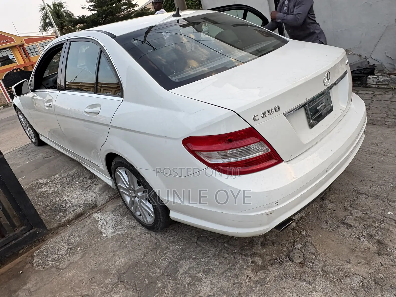 Mercedes-Benz C300 Sport 4Matic Sedan AWD (3.0L 6cyl 7A) 2011 White