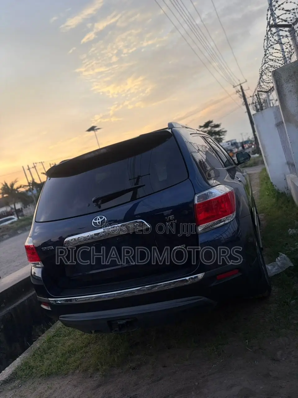 Toyota Highlander Limited 3.5l 4WD 2013 Blue