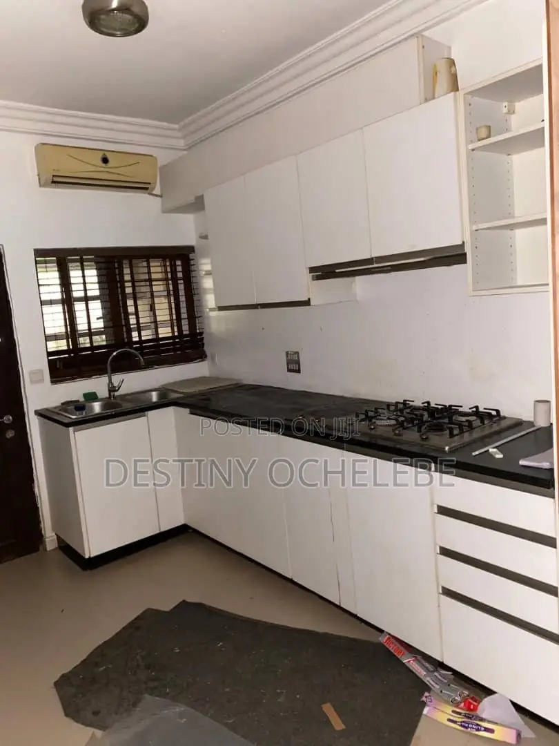 4bdrm Duplex in Thames Street, for sale