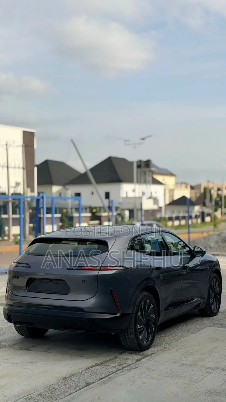 Avatr 11 2025 Gray