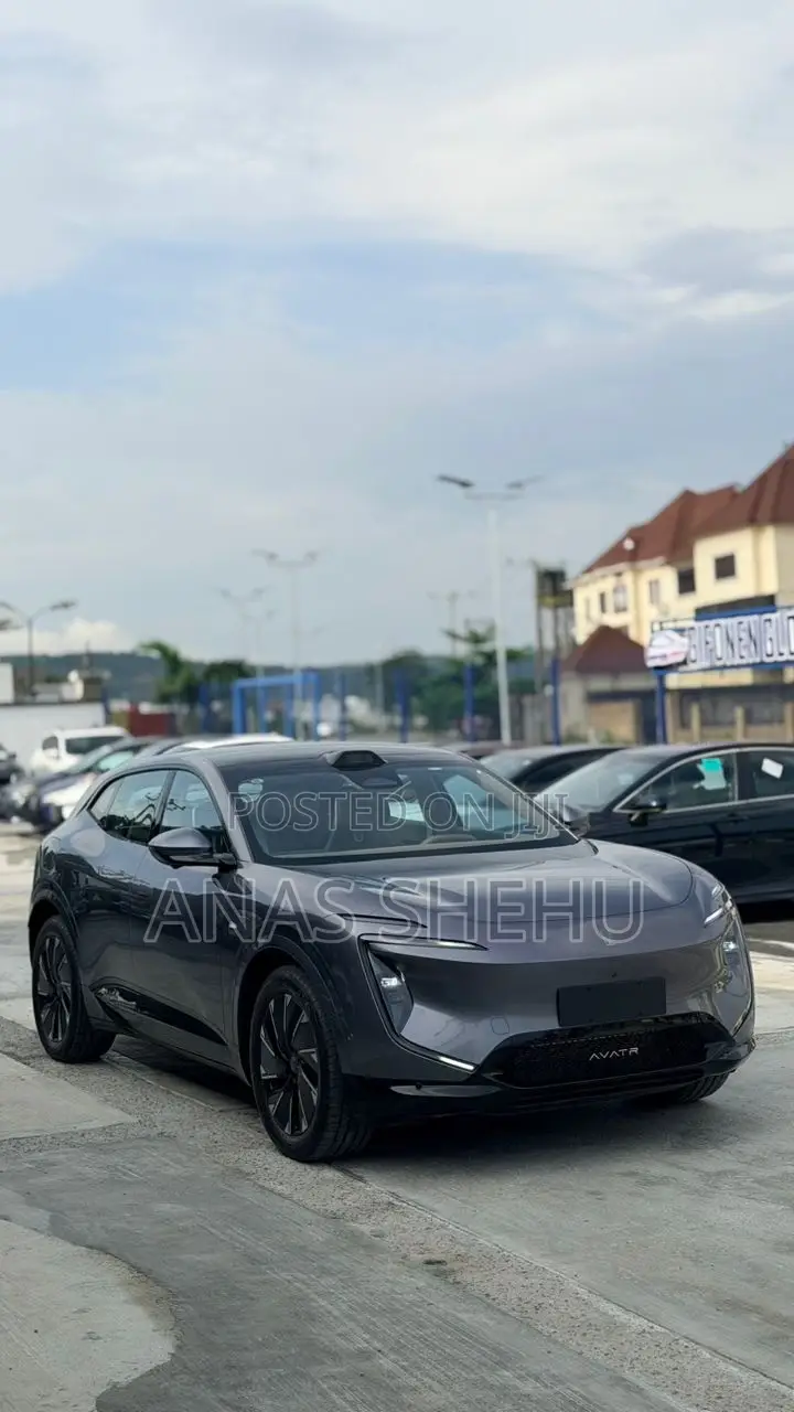 Avatr 11 2025 Gray