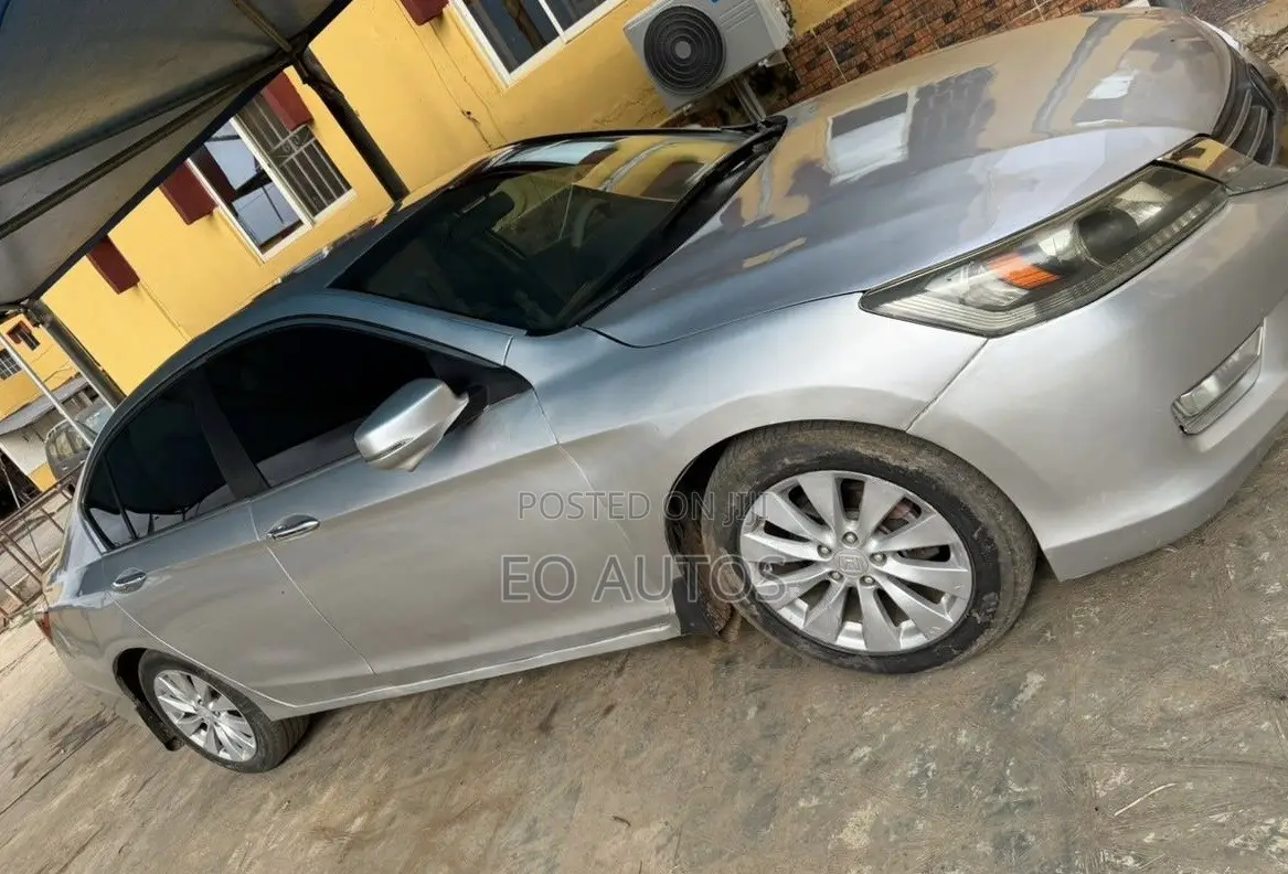 Honda Accord EX 4dr Sedan FWD (2.4L 4cyl 2A) 2013 Silver