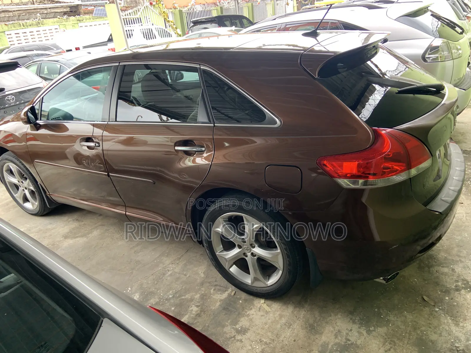 Toyota Venza V6 AWD 2010 Brown