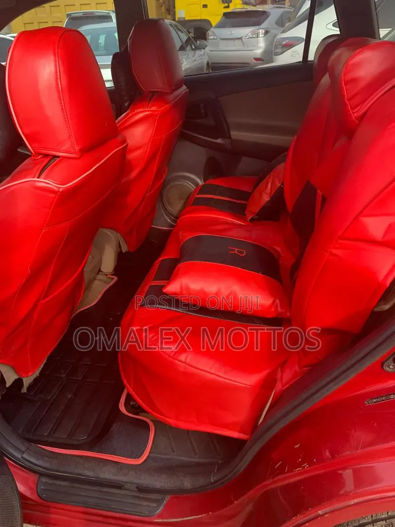 Toyota RAV4 2010 Red