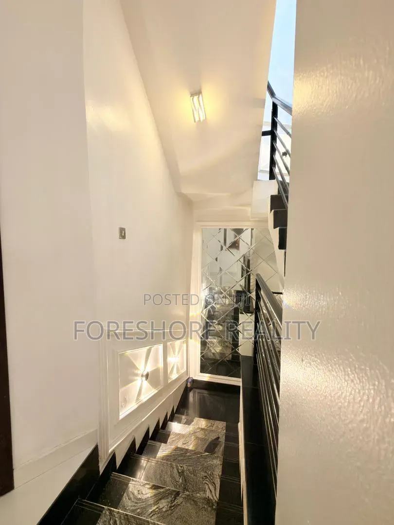 Furnished 5bdrm Duplex in Ikeja Gra for rent