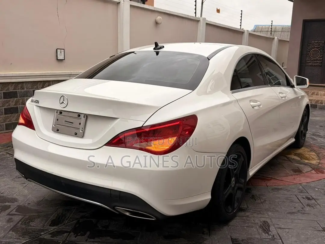Mercedes-Benz CLA-Class CLA 250 4MATIC Sedan 2018 White