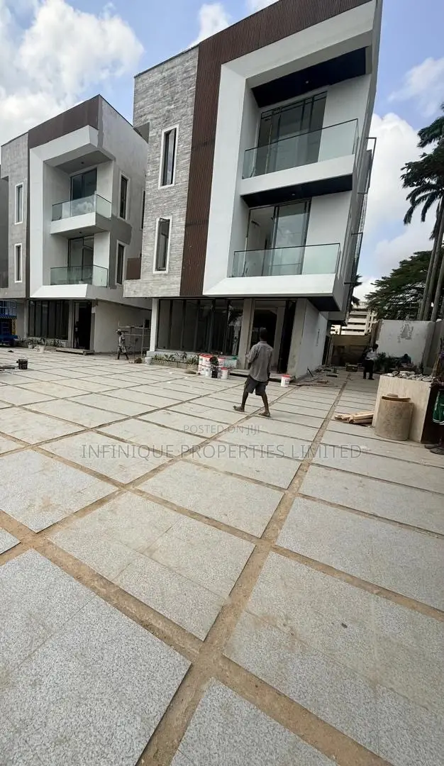 4bdrm Duplex in Parkview Estate for sale