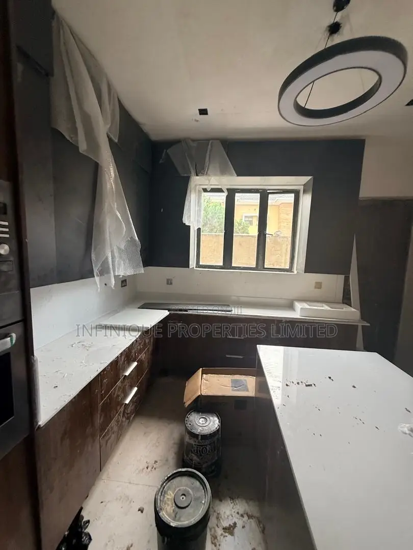 4bdrm Duplex in Parkview Estate for sale
