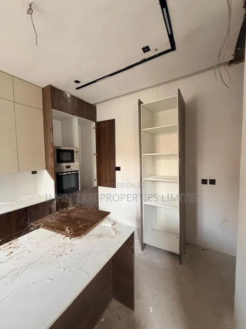 4bdrm Duplex in Parkview Estate for sale