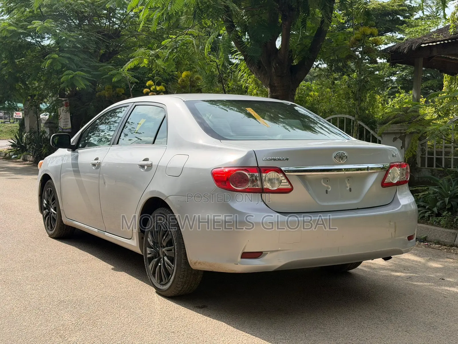 Toyota Corolla LE 4dr Sedan (1.8L 4cyl 4A) 2012 Silver