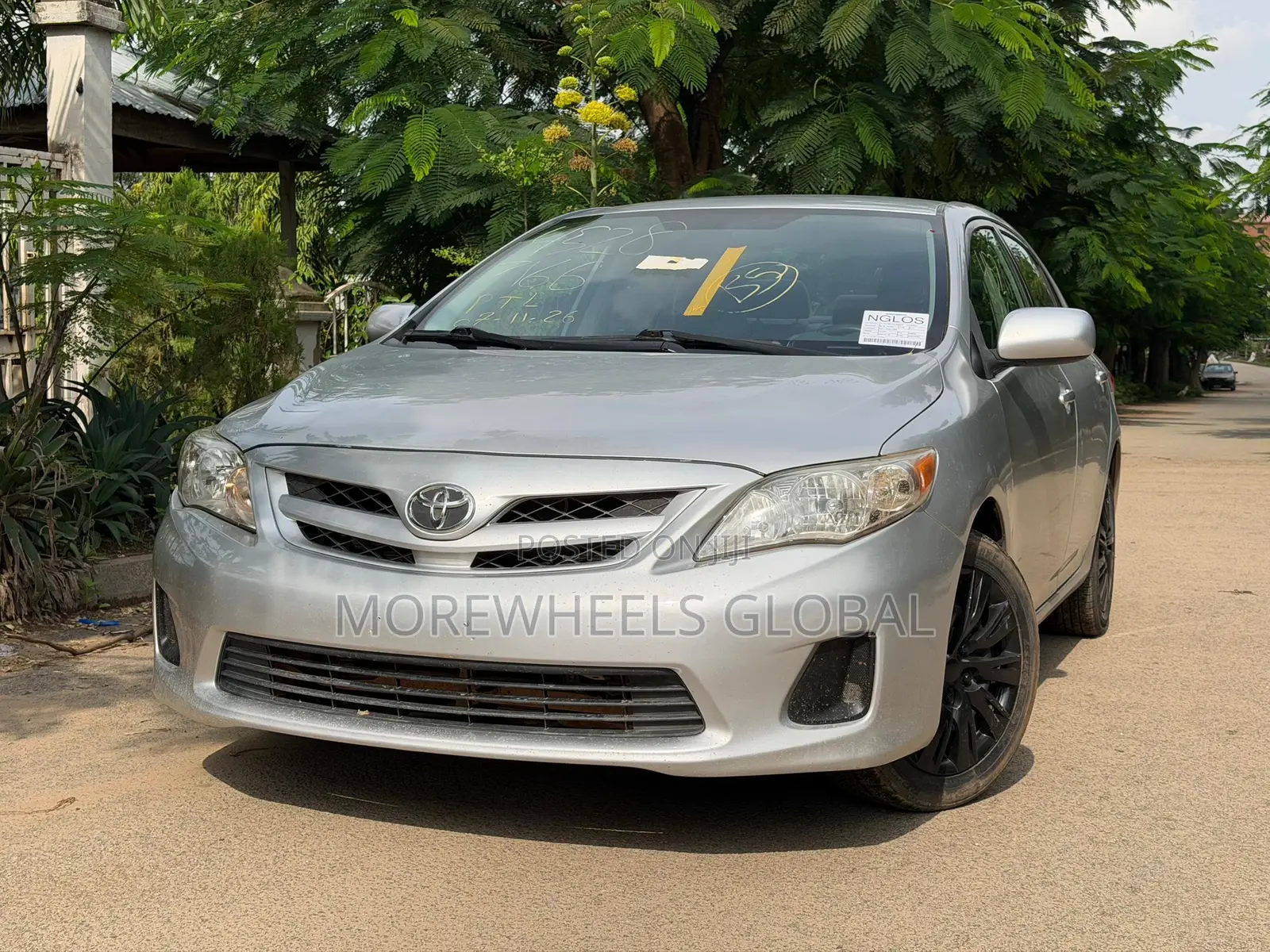 Toyota Corolla LE 4dr Sedan (1.8L 4cyl 4A) 2012 Silver