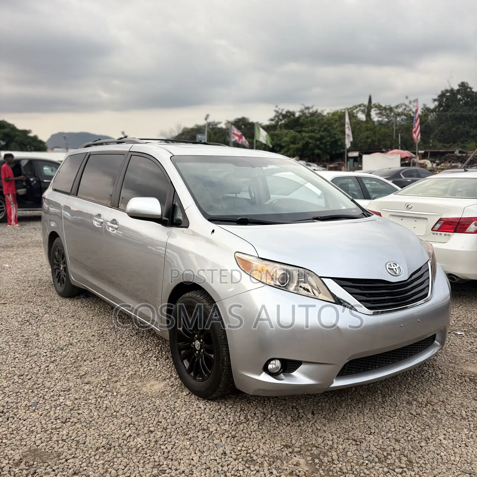 Toyota Sienna XLE 7 Passenger Mobility 2012 Silver
