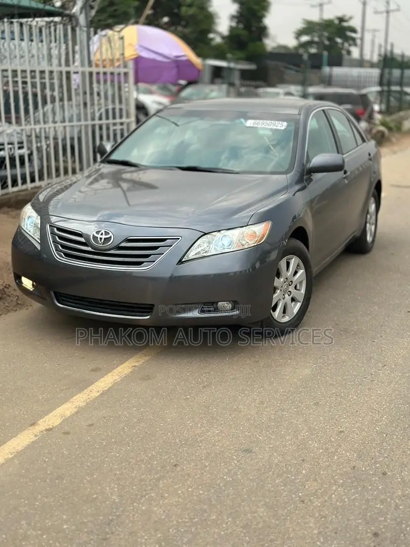 Toyota Camry XLE V6 4dr Sedan (3.5L 6cyl 6AM) 2009 Gray
