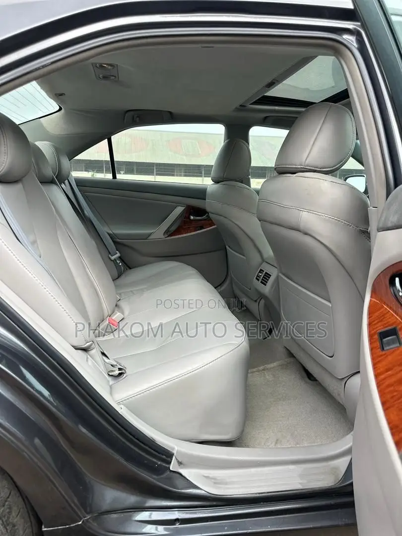 Toyota Camry XLE V6 4dr Sedan (3.5L 6cyl 6AM) 2009 Gray