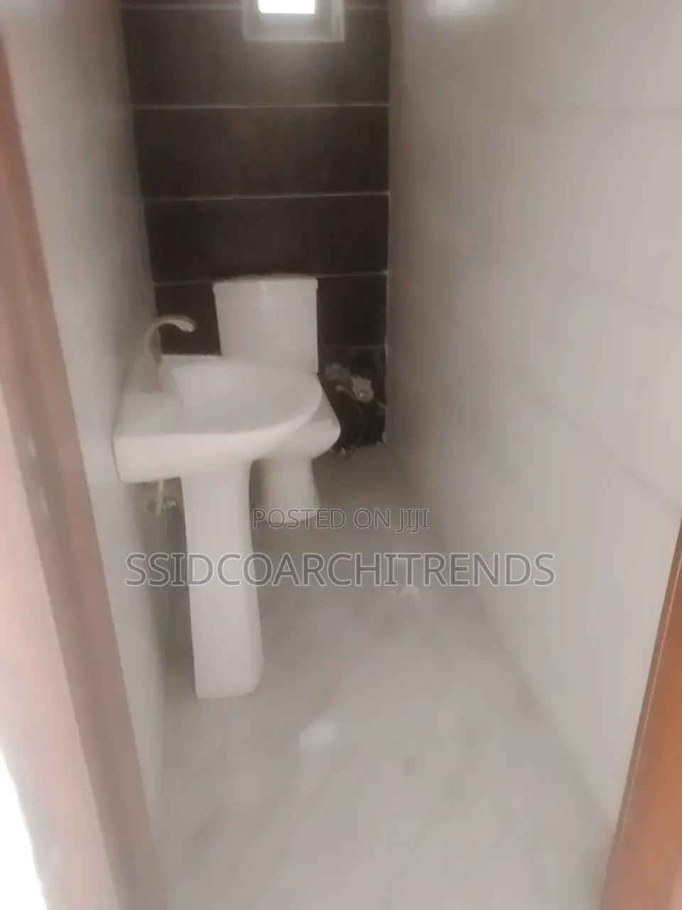 4bdrm Duplex in Call To Access, Chevron for rent