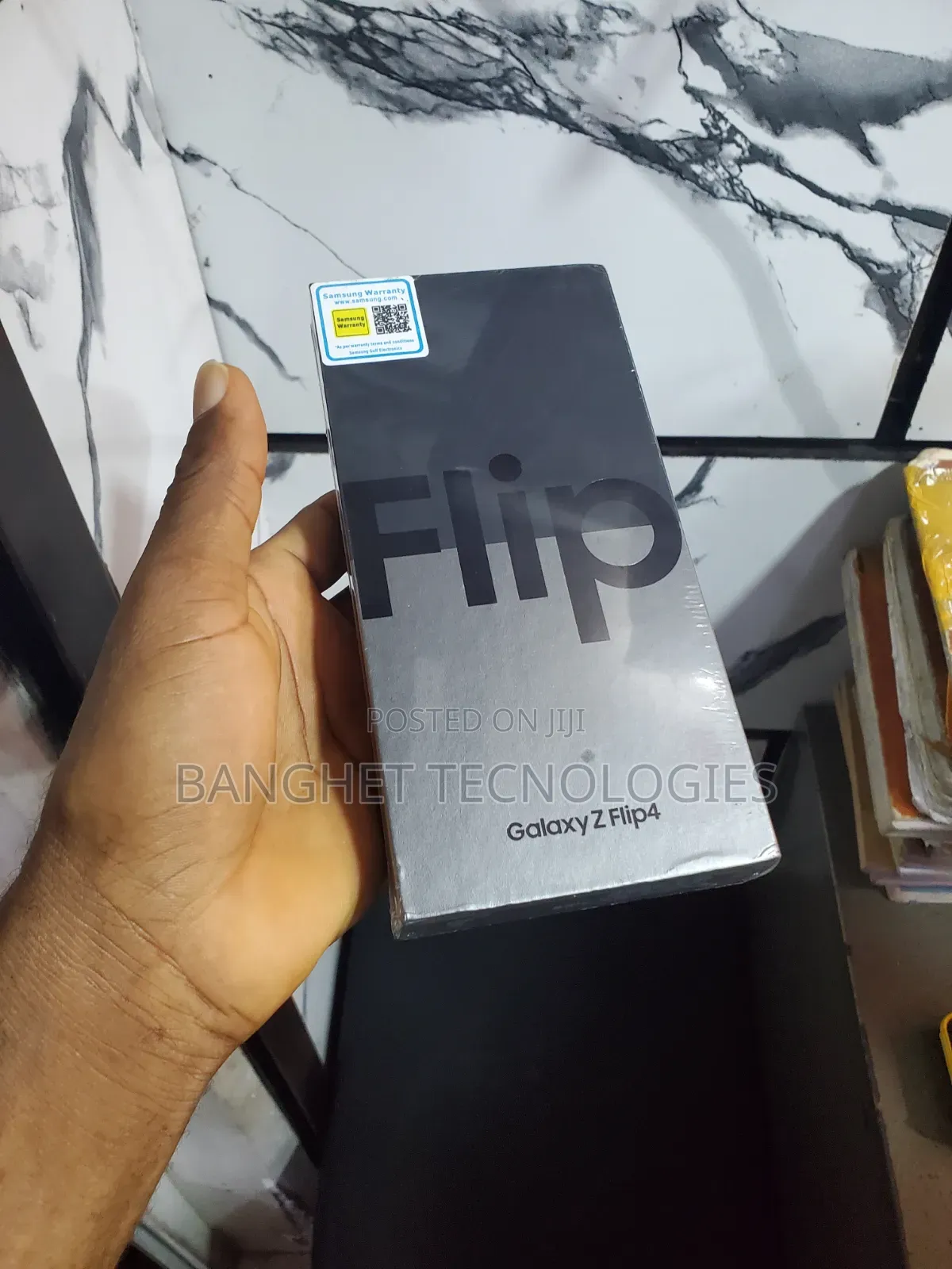 New Samsung Galaxy Z Flip4 256 GB Black