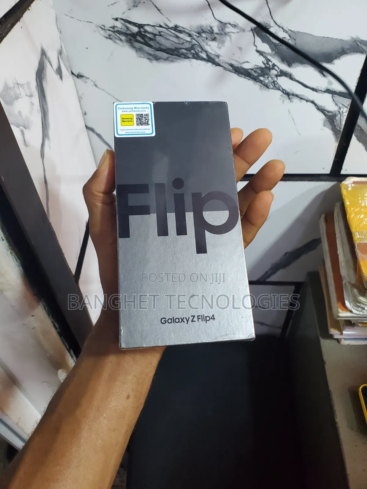 New Samsung Galaxy Z Flip4 256 GB Black