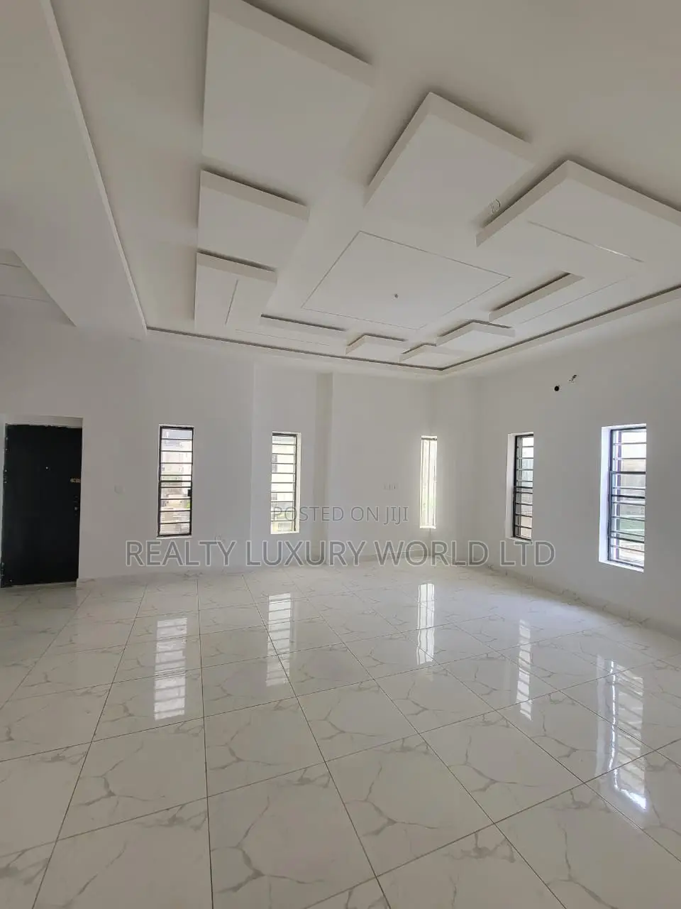 6bdrm Duplex in Lugbe District for sale