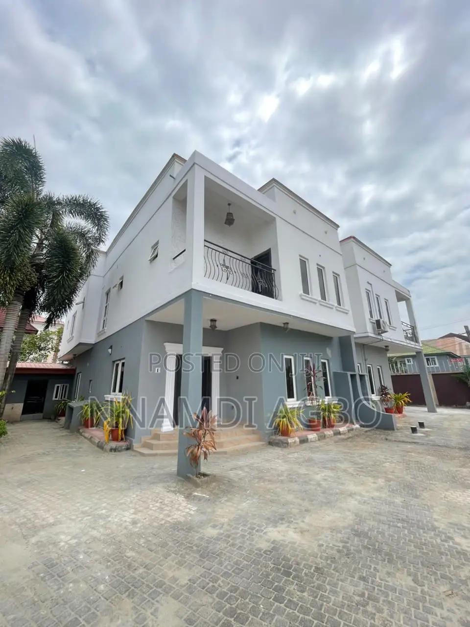 4bdrm Duplex in Igbo-efon for rent