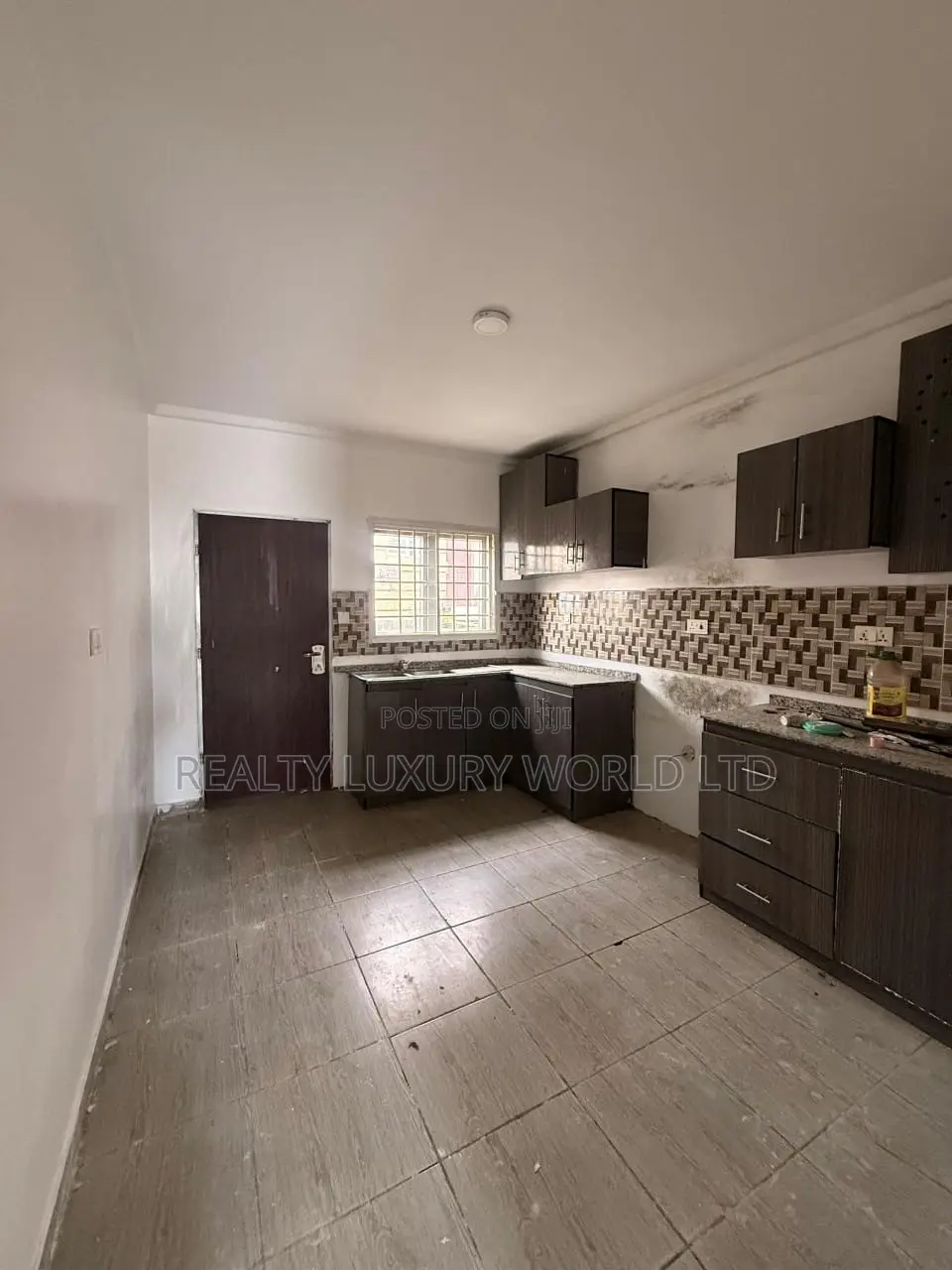 4bdrm Duplex in Life Camp for rent