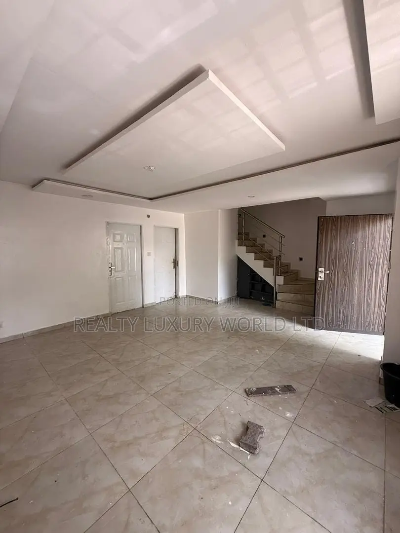 4bdrm Duplex in Life Camp for rent