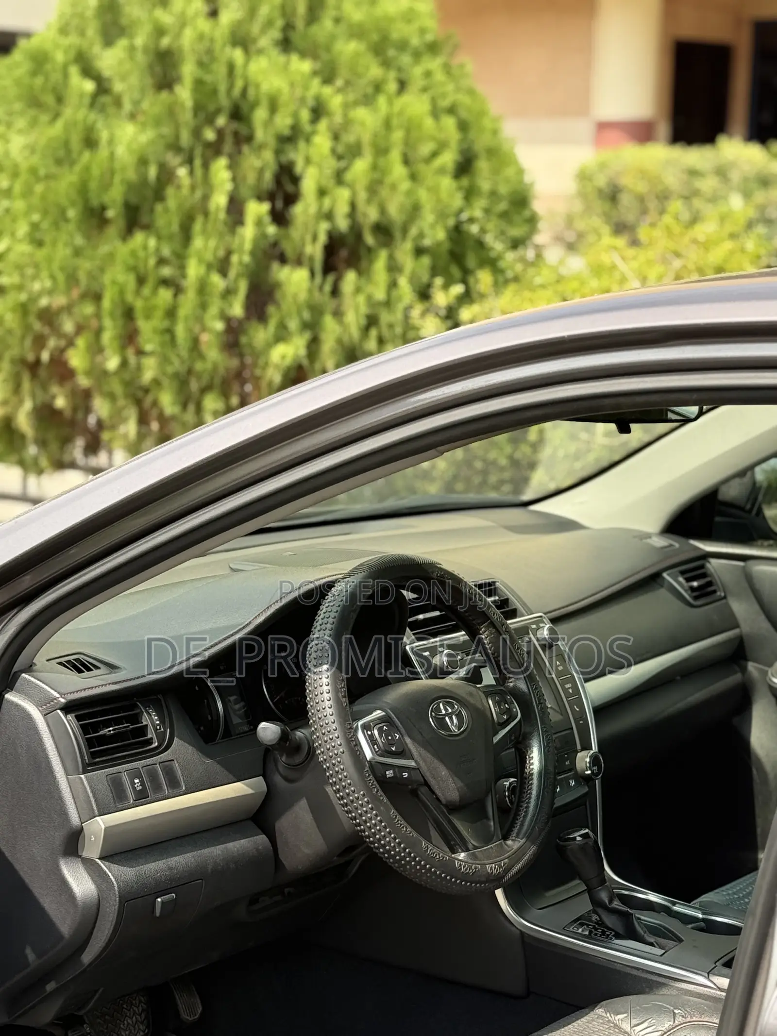Toyota Camry SE 4dr Sedan (2.5L 4cyl 6A) 2015 Gray