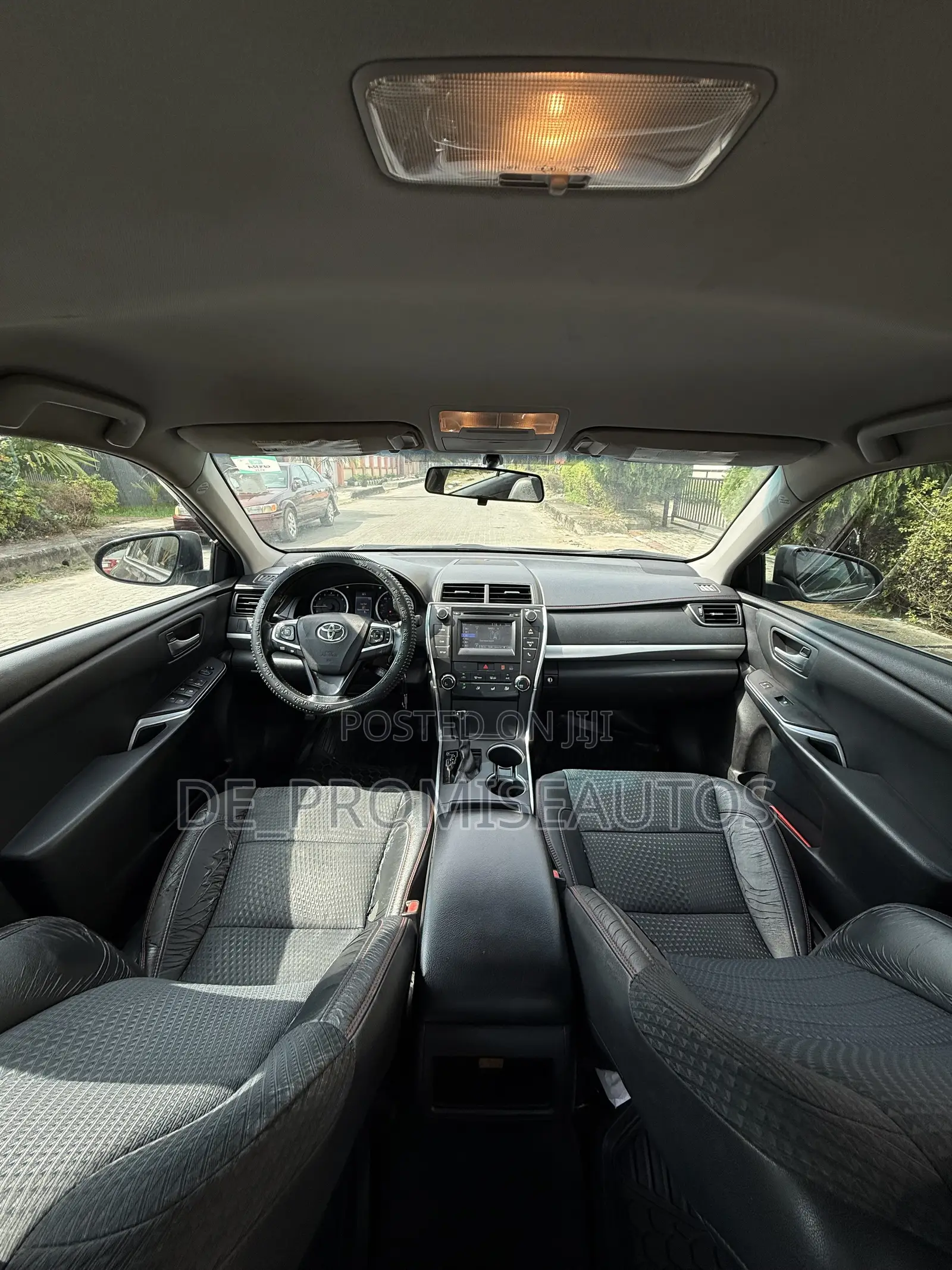 Toyota Camry SE 4dr Sedan (2.5L 4cyl 6A) 2015 Gray