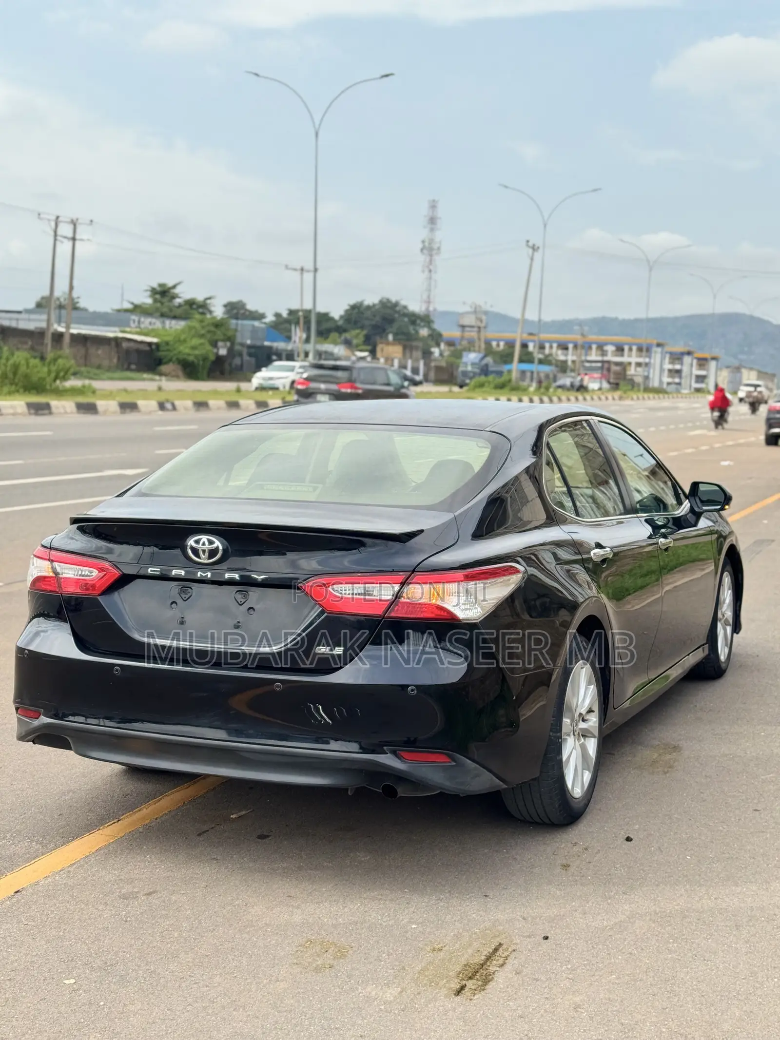 Toyota Camry XLE (2.5L 4cyl 8A) 2019 Black