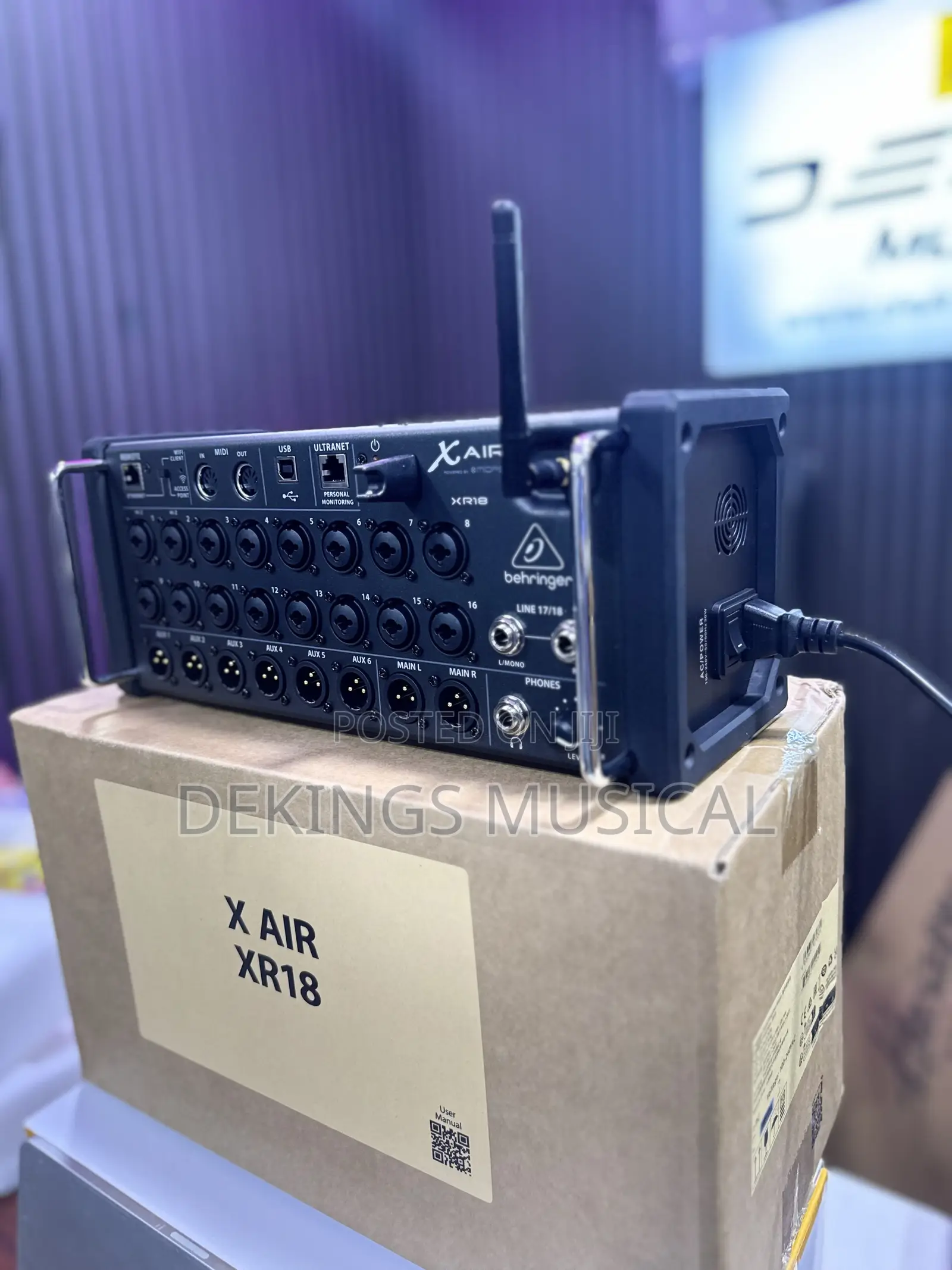Behringer XR18 Digital Mixer Console
