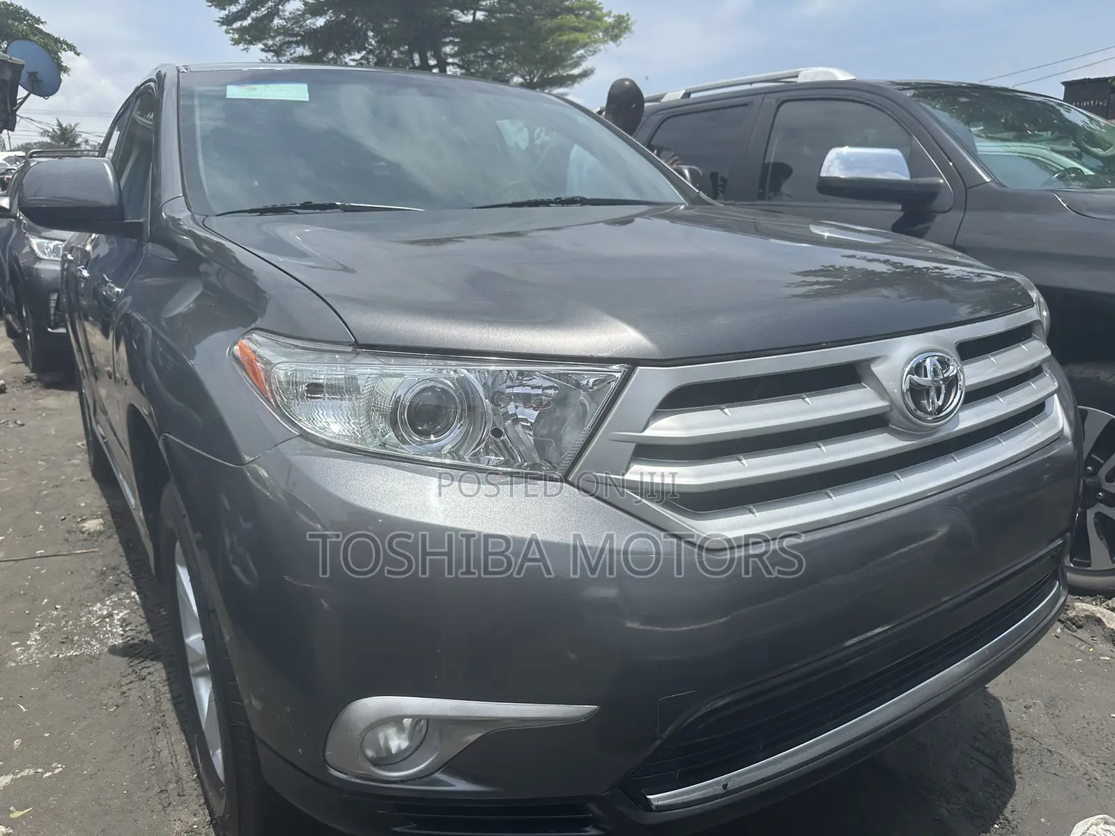 Toyota Highlander 3.5L 4WD 2013 Gray