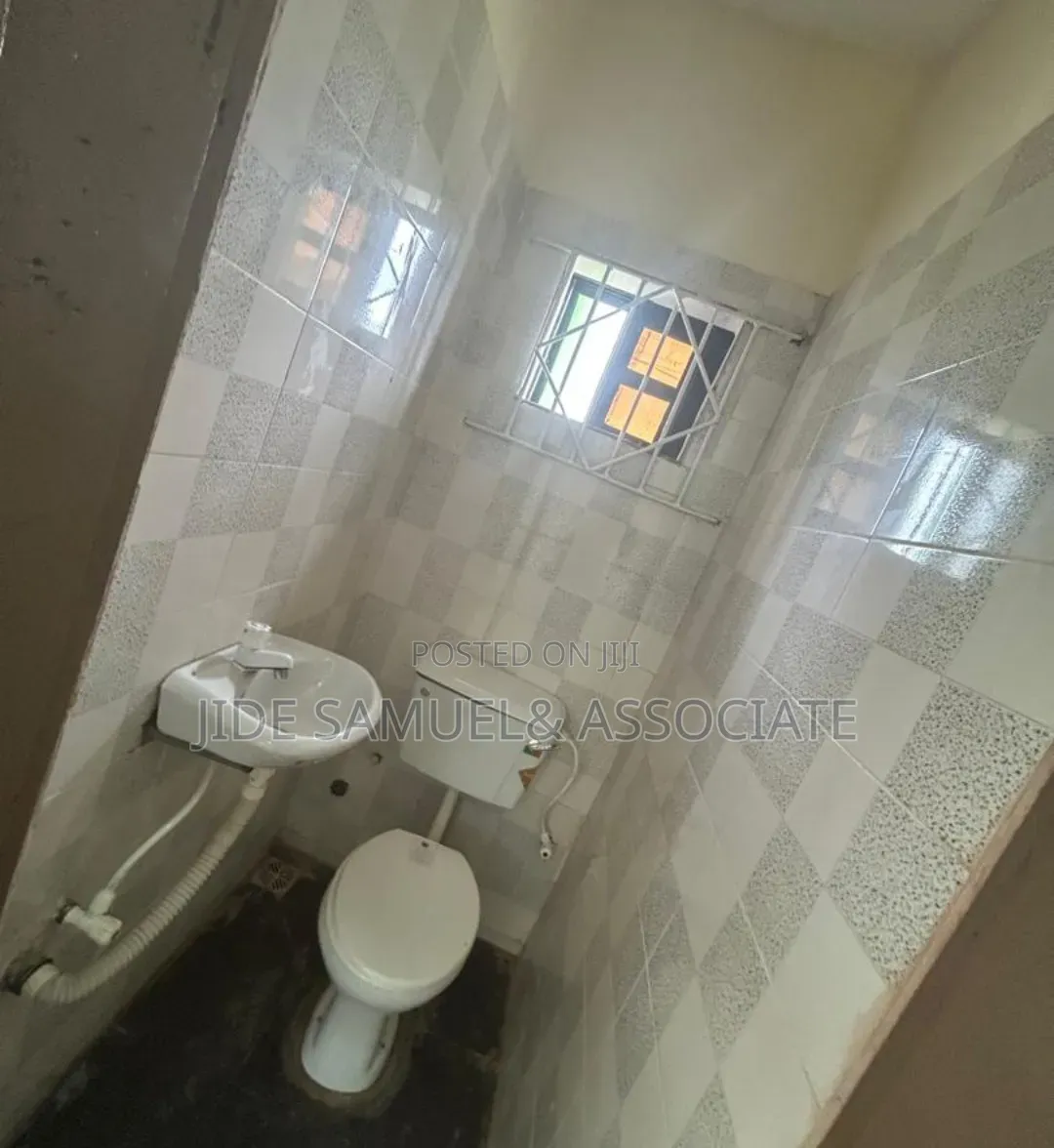 Furnished 4bdrm Block of Flats in Ayobo for rent