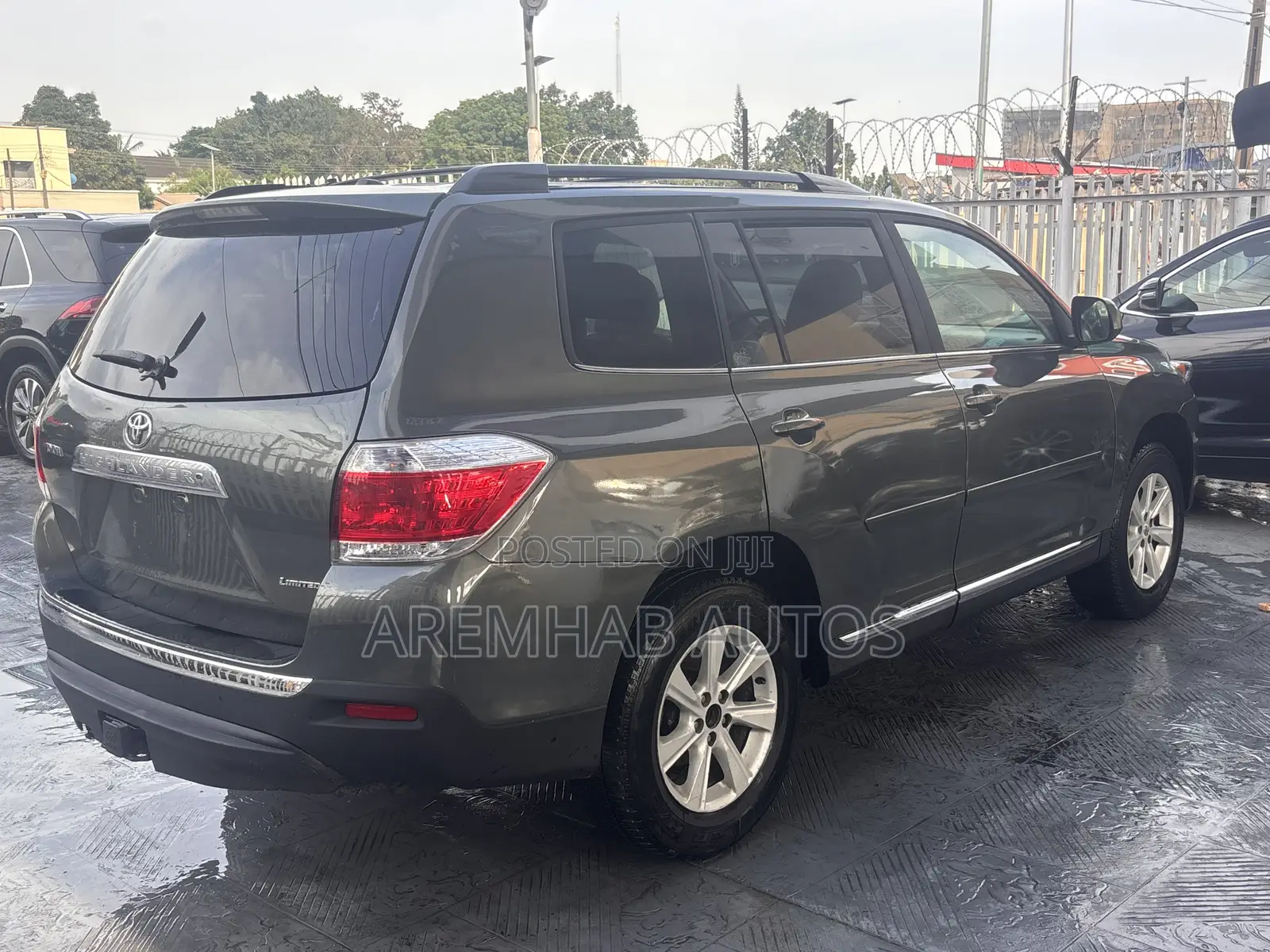 Toyota Highlander Limited 2012 Gray
