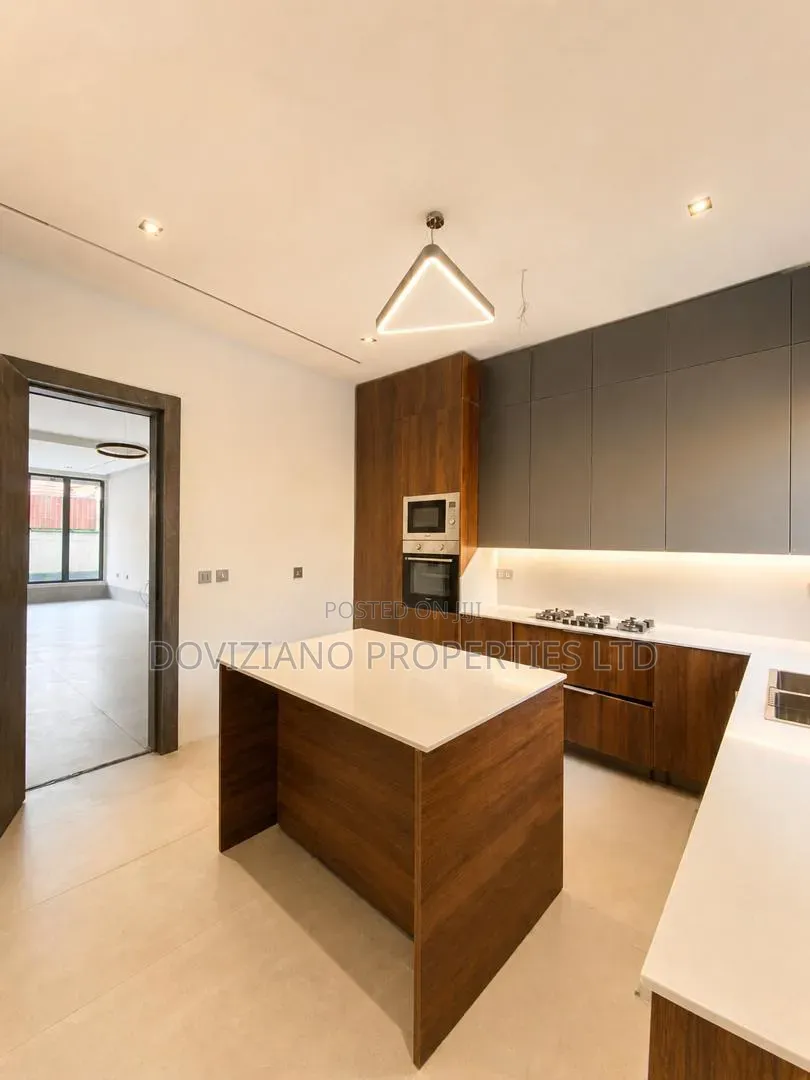 4bdrm Duplex in Parkview Estate for sale