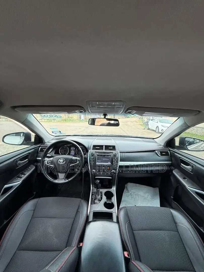 Toyota Camry 2016 Silver