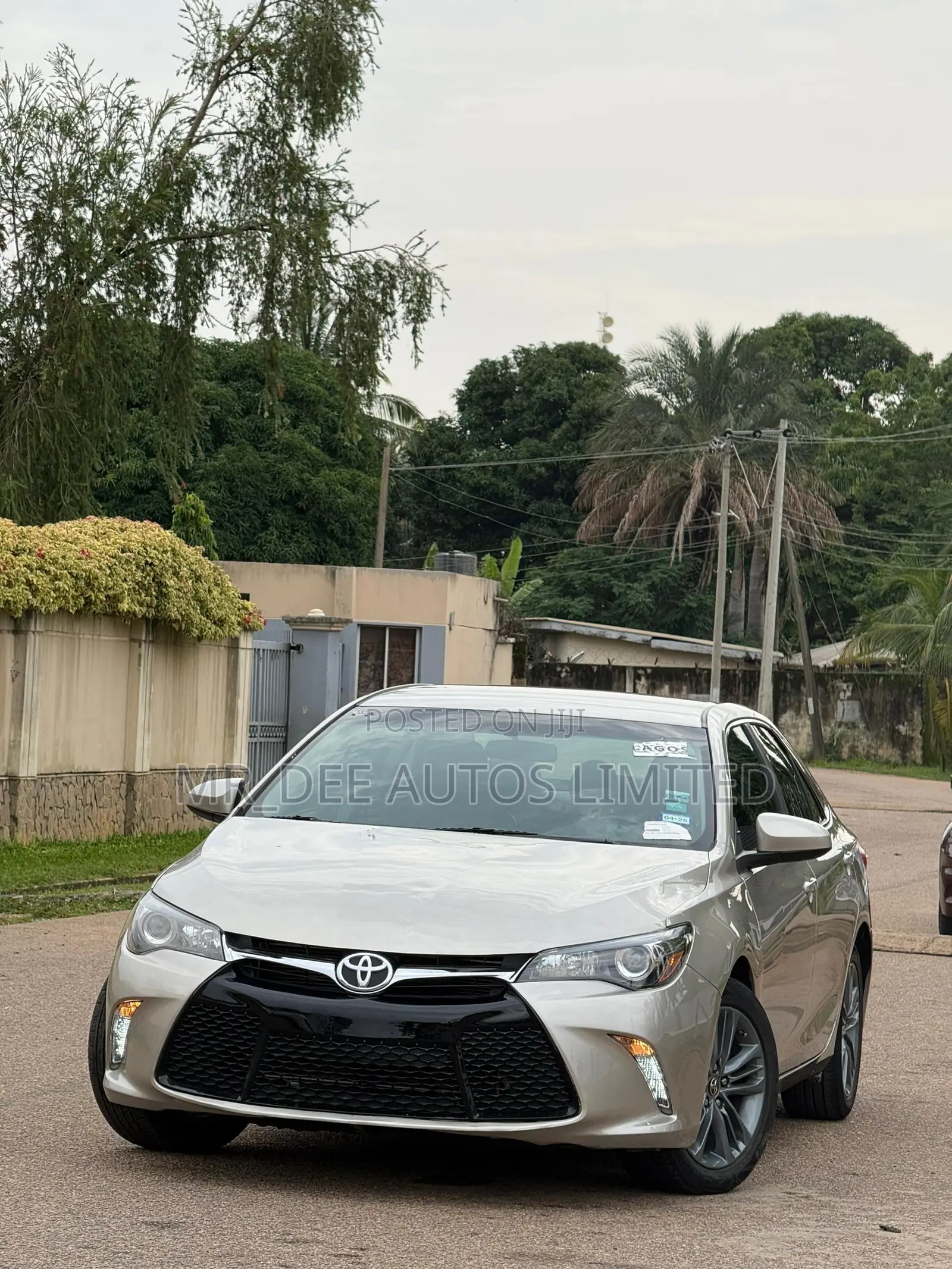 Toyota Camry 2016 Silver
