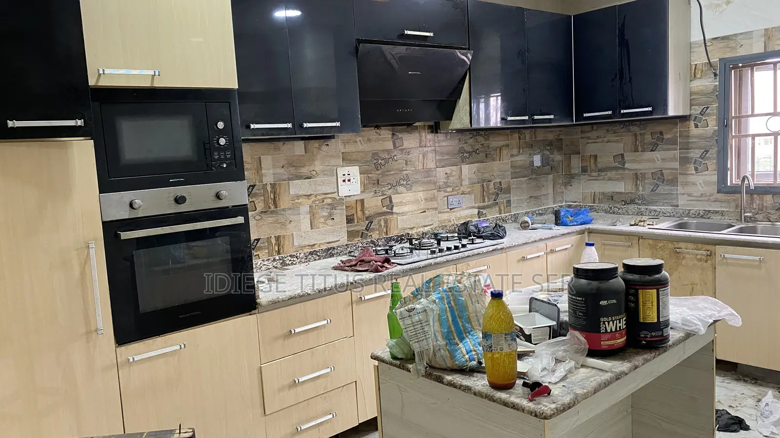 5bdrm Townhouse / Terrace in By Aso Radio, Katampe (Main) for rent