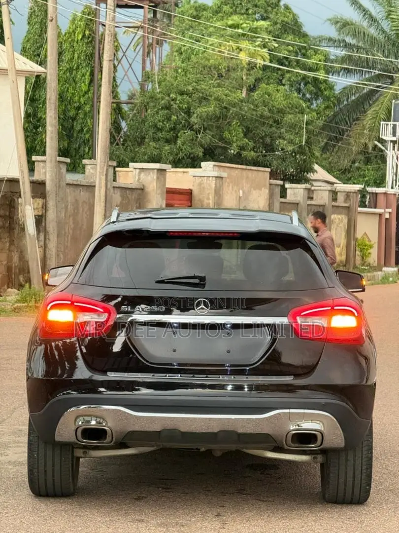 Mercedes-Benz GLA 250 2017 Black
